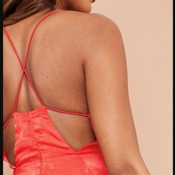 PrettyLittleThing Red Extreme Slit Strappy Back Maxi Dress - Picture 4 of 5